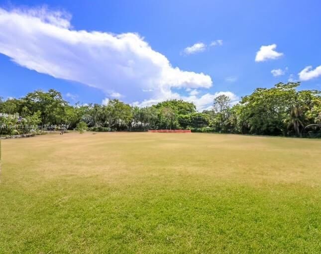 Property Photo: 12700 Rolling Road Dr FL 33156