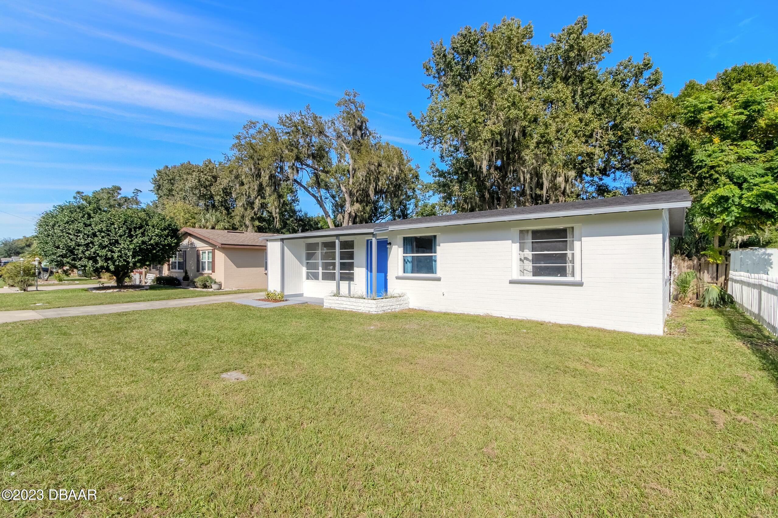 Property Photo:  106 Mason Park Drive  FL 32117 