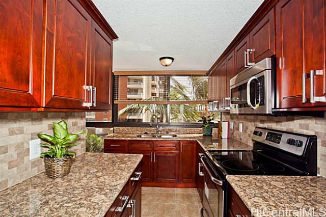 Property Photo:  2724 Kahoaloha Lane 606  HI 96826 