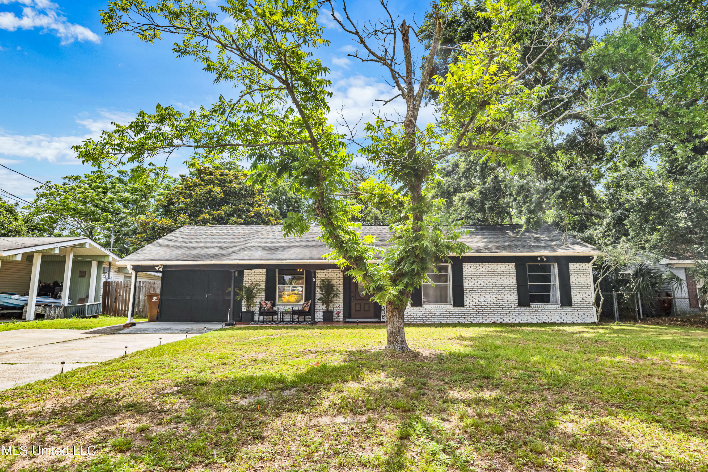 Property Photo:  154 Beachview Avenue  MS 39531 