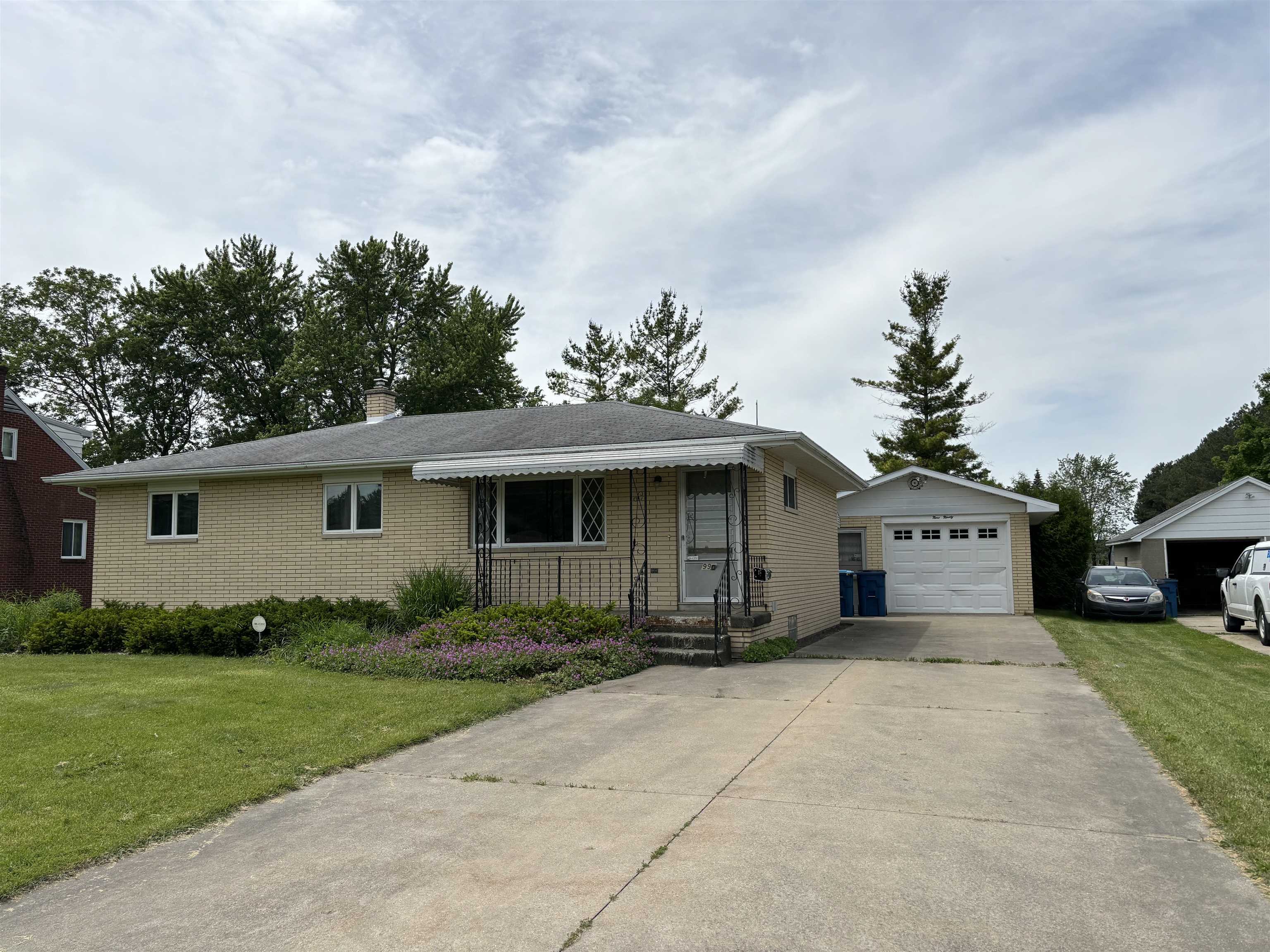 Property Photo:  990 Mulholland  MI 48708 