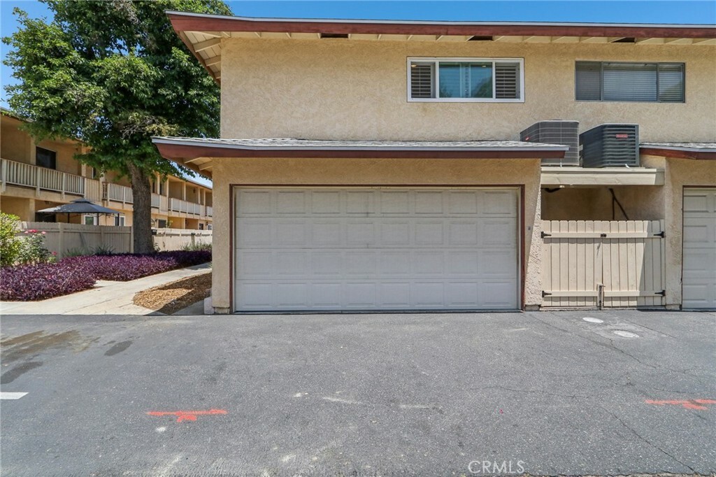 Property Photo:  8121 Canby Avenue 6  CA 91335 