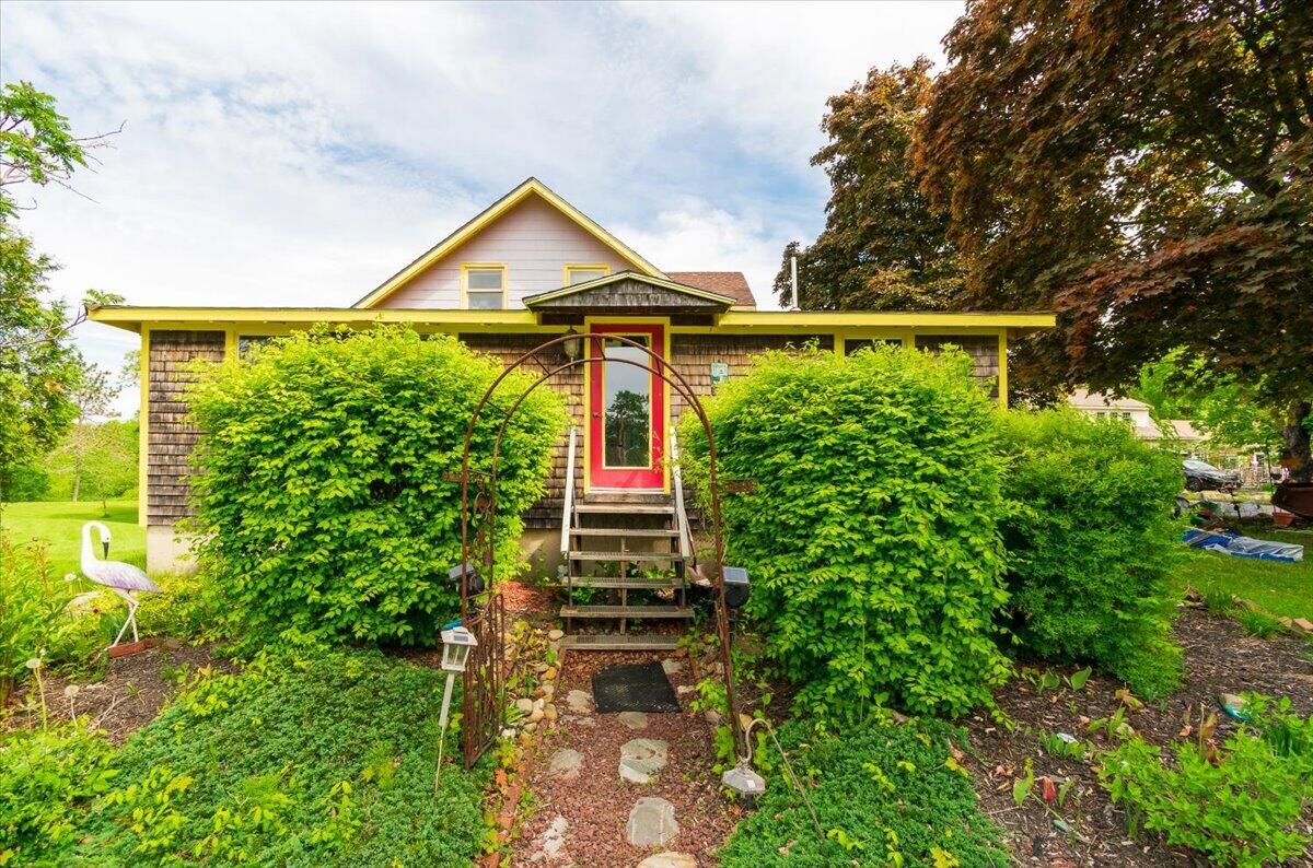 Property Photo:  63 Depot Street  ME 04862 