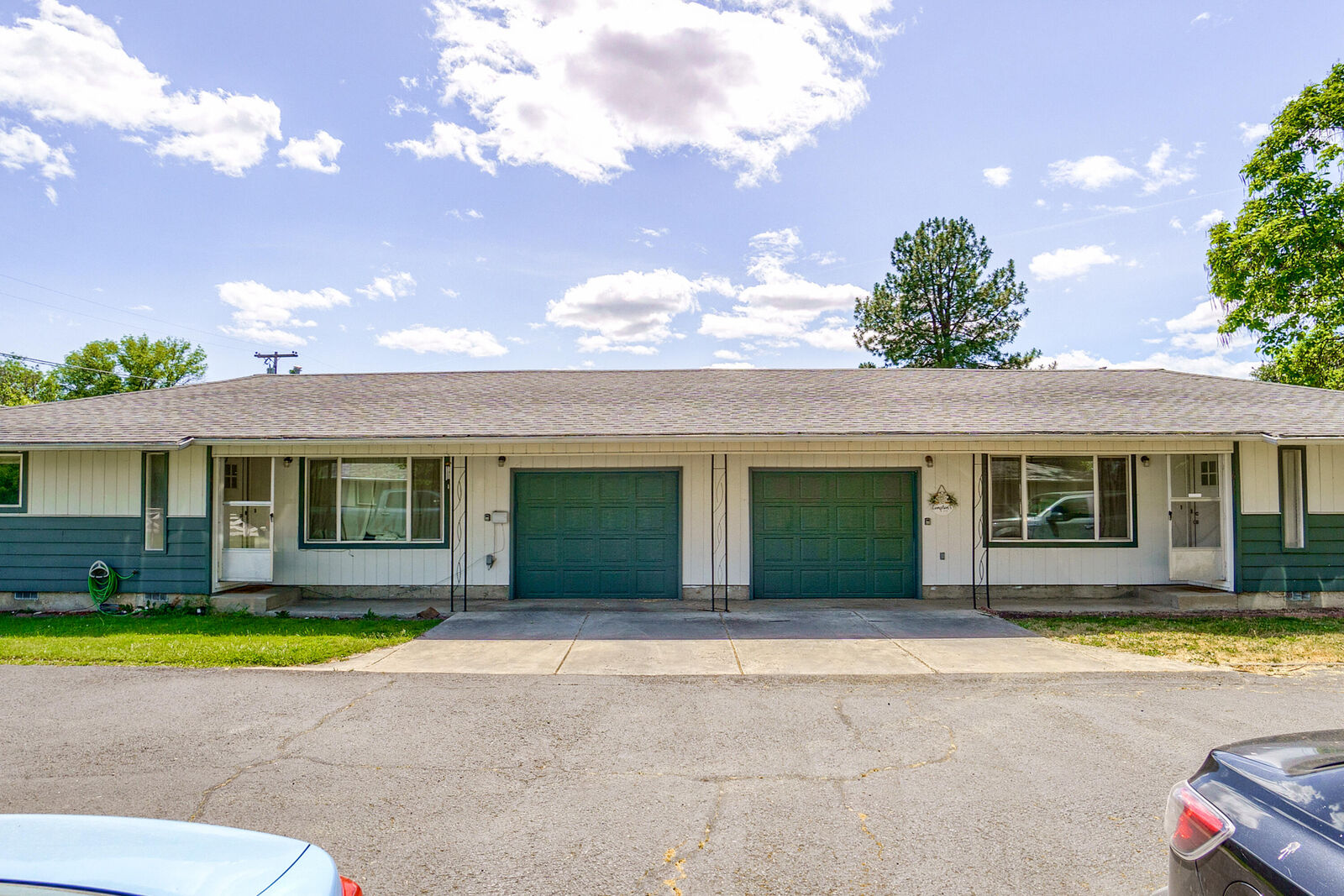 Property Photo:  610-612 S Platt Place  OR 97524 