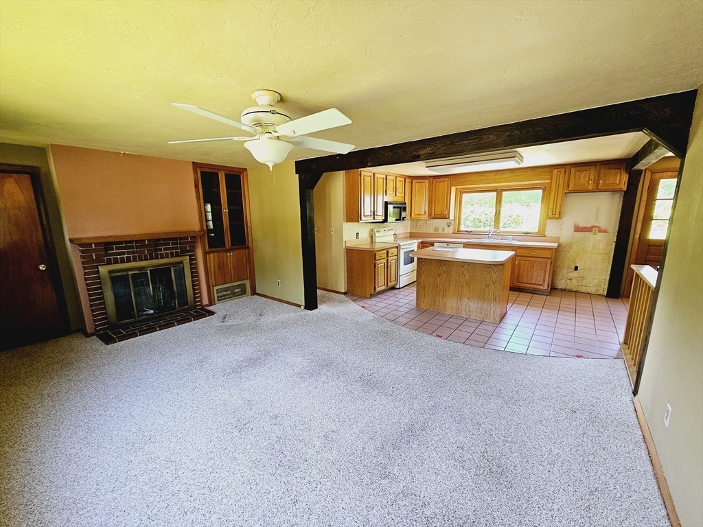 Property Photo: 2 Meadowbrook Rd MA 01749