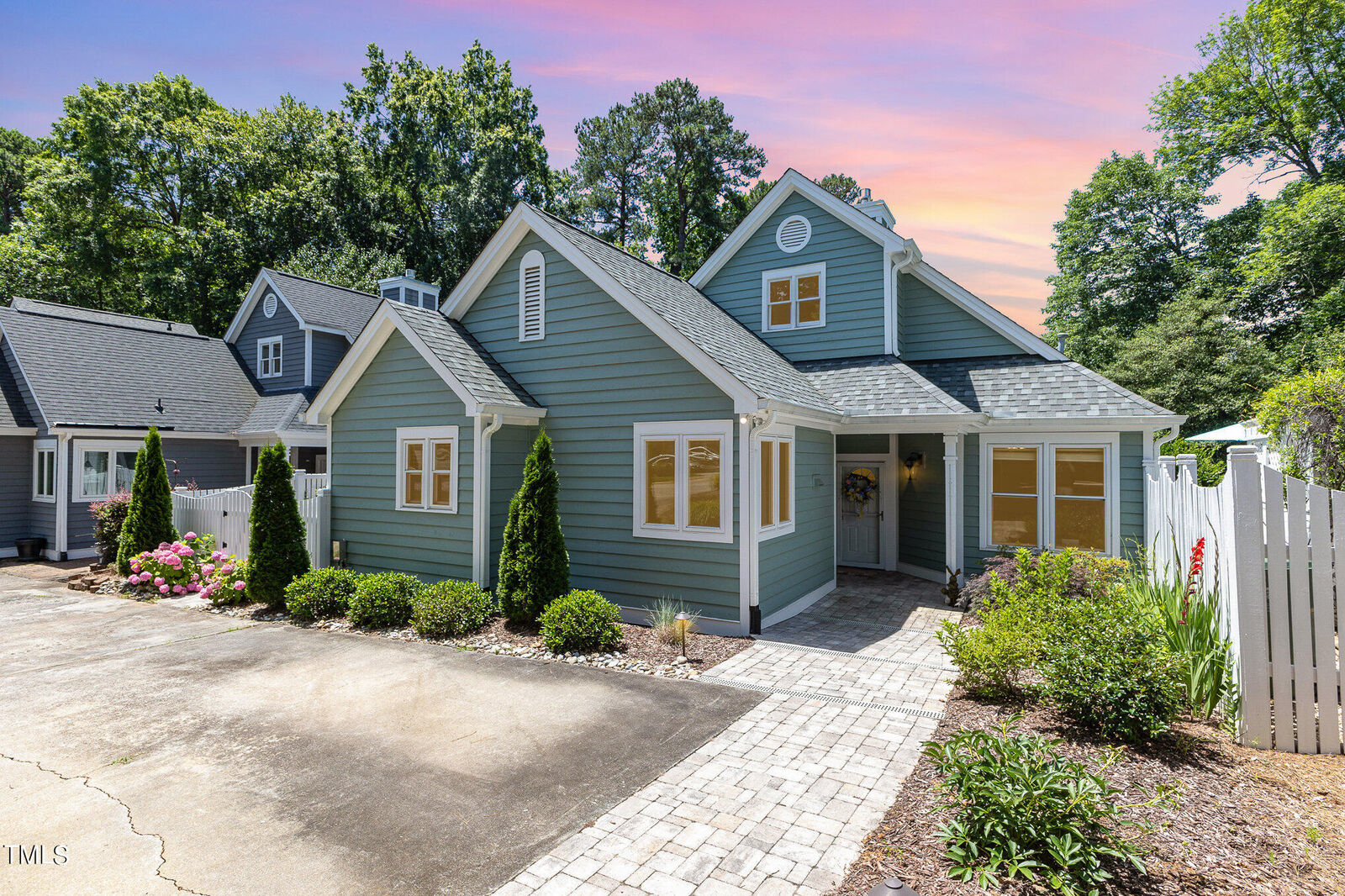 Property Photo: 102 Cherry Hill Lane NC 27518