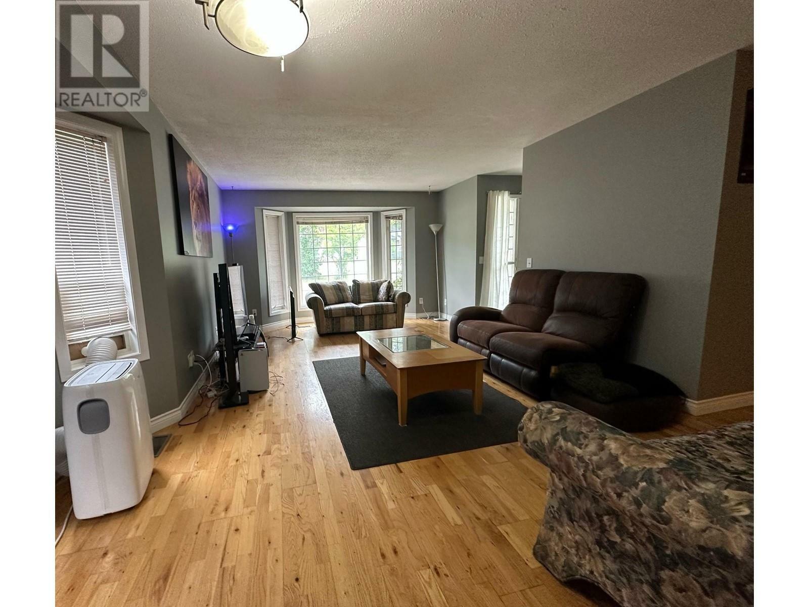 Photo de la propriété:  530 Gleneagles Drive  BC V2E 1X2 