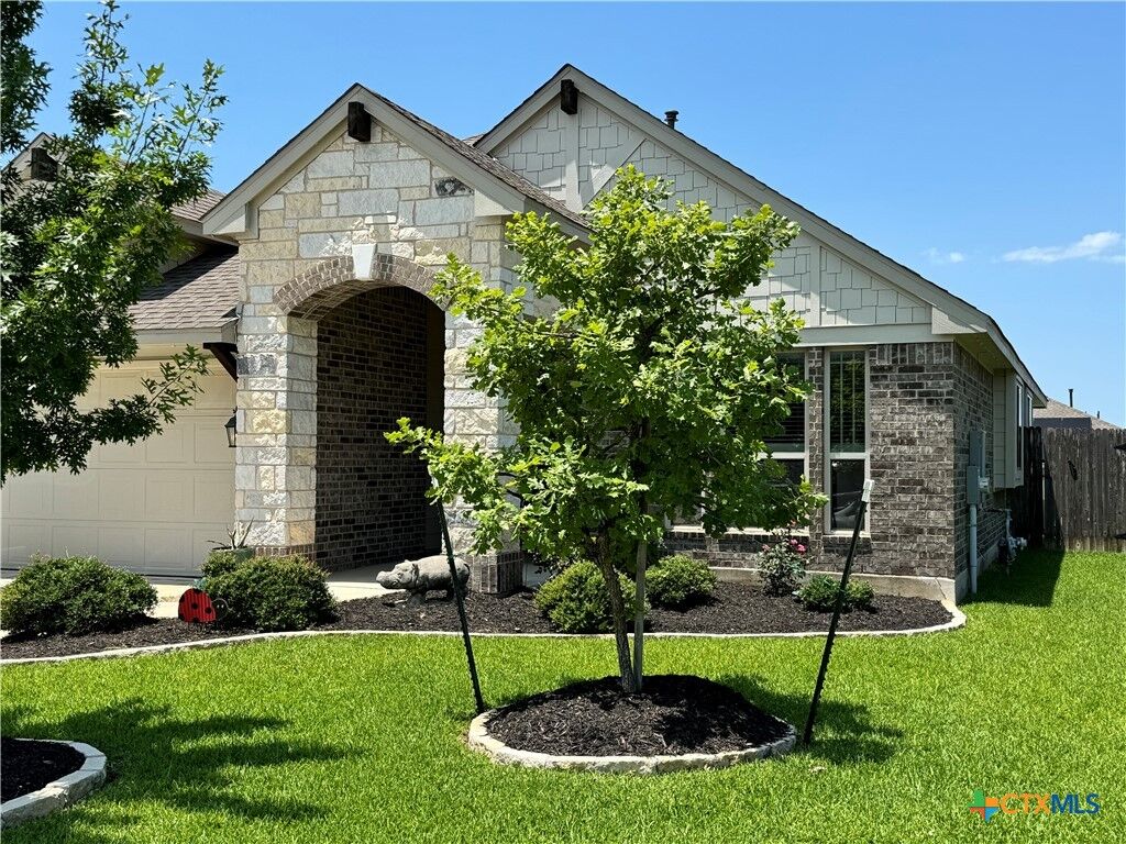 Property Photo:  509 Kirkhill Street  TX 78634 