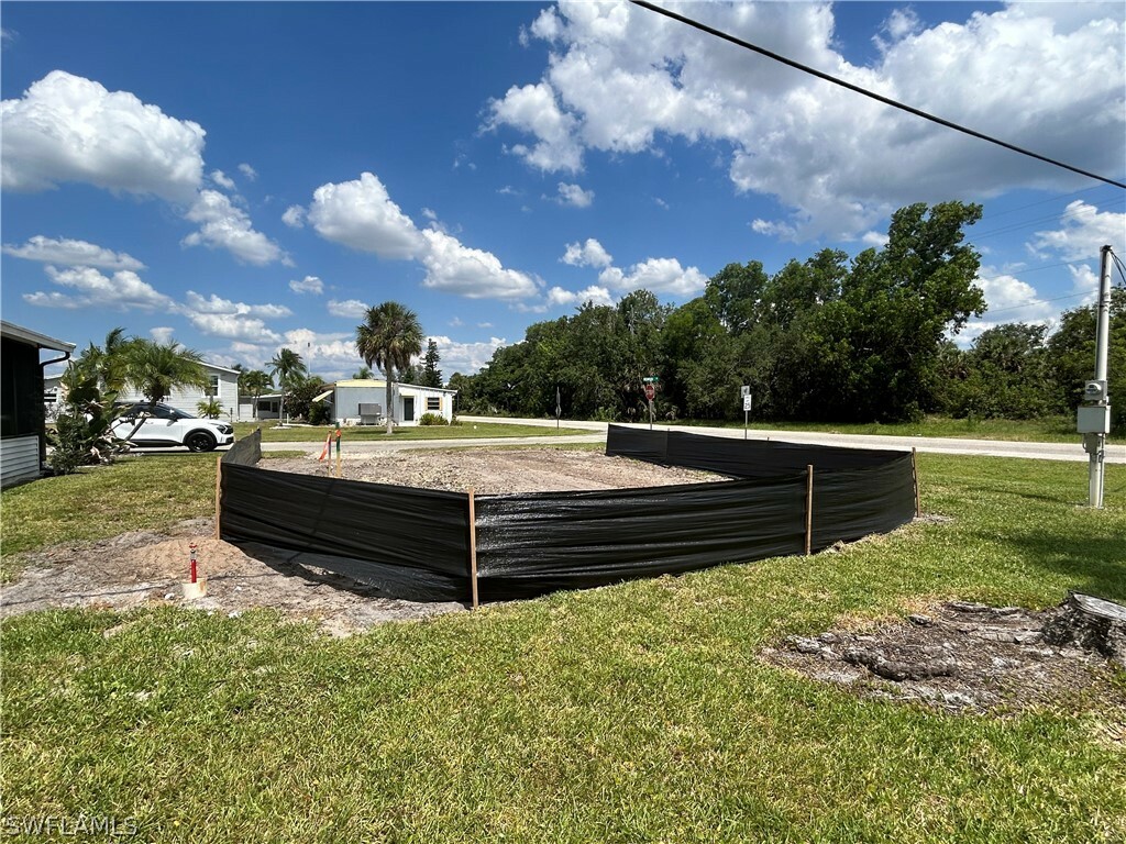 Property Photo:  103 Redwood Lane  FL 34114 