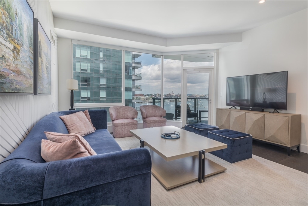 Property Photo: 50 Liberty Dr 8L MA 02210