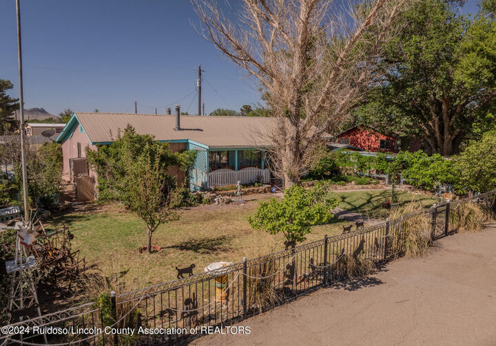 1105 Lava Loop Road  Carrizozo NM 88301 photo