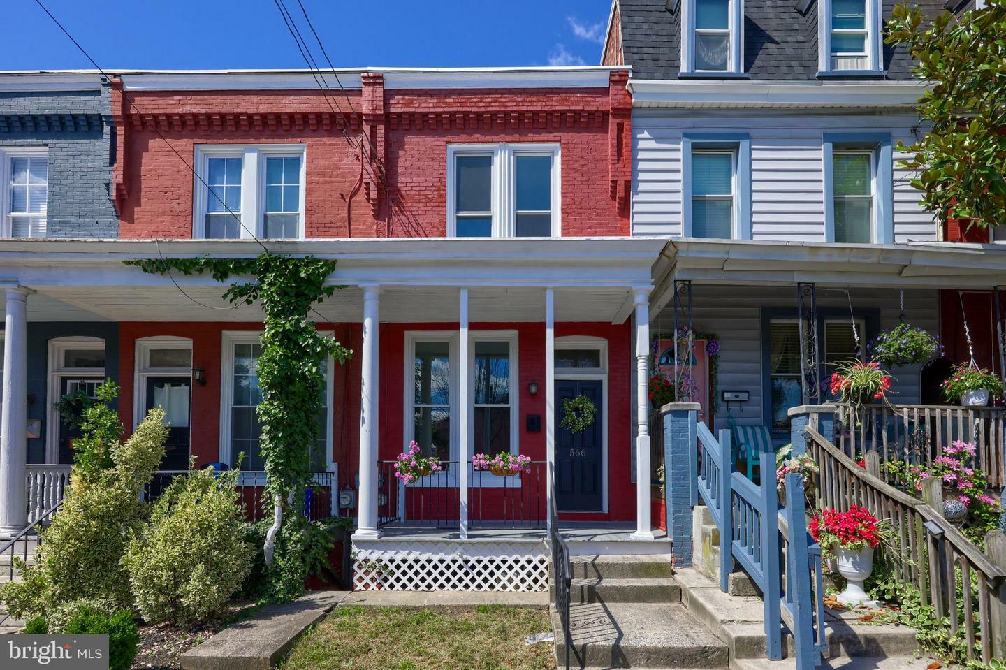 Property Photo:  566 N Plum Street  PA 17602 