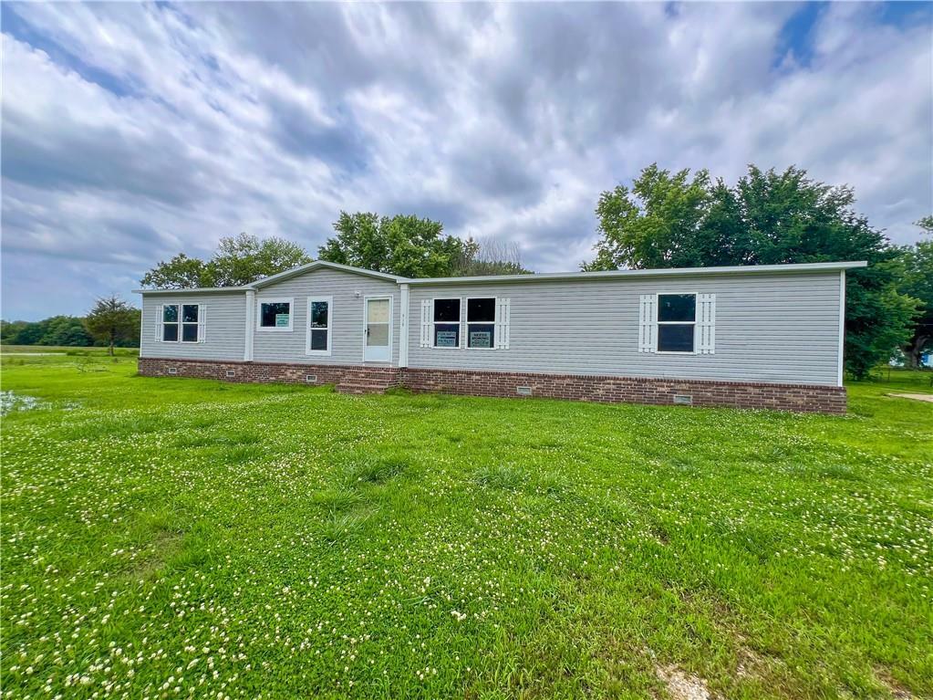 Property Photo:  916 W Delaware Street  KS 67337 