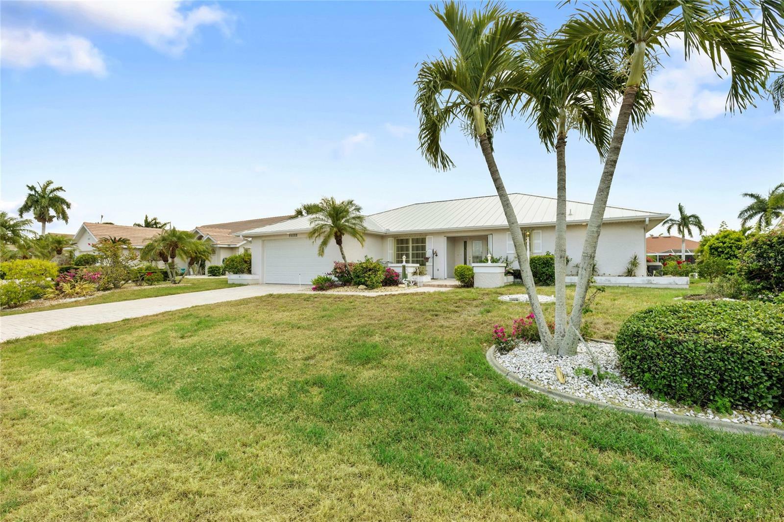 Property Photo: 1117 Treasure Cay Court FL 33950