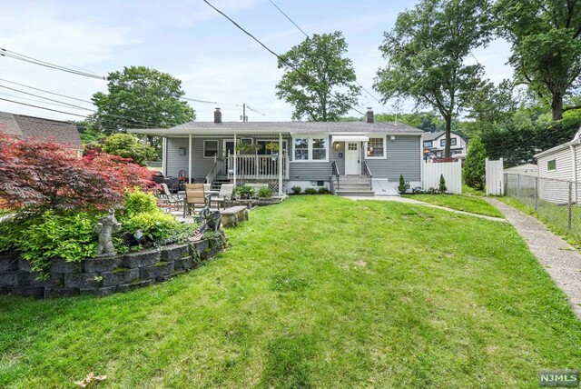 Property Photo:  25 Hamil Court  NJ 07013 