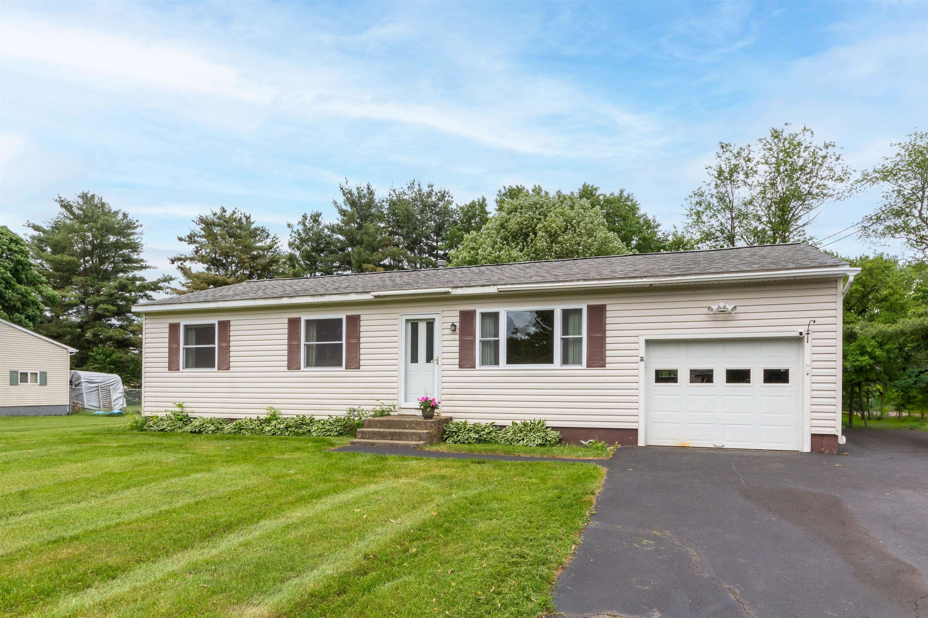 Property Photo:  65 Meadow Road  VT 05468 