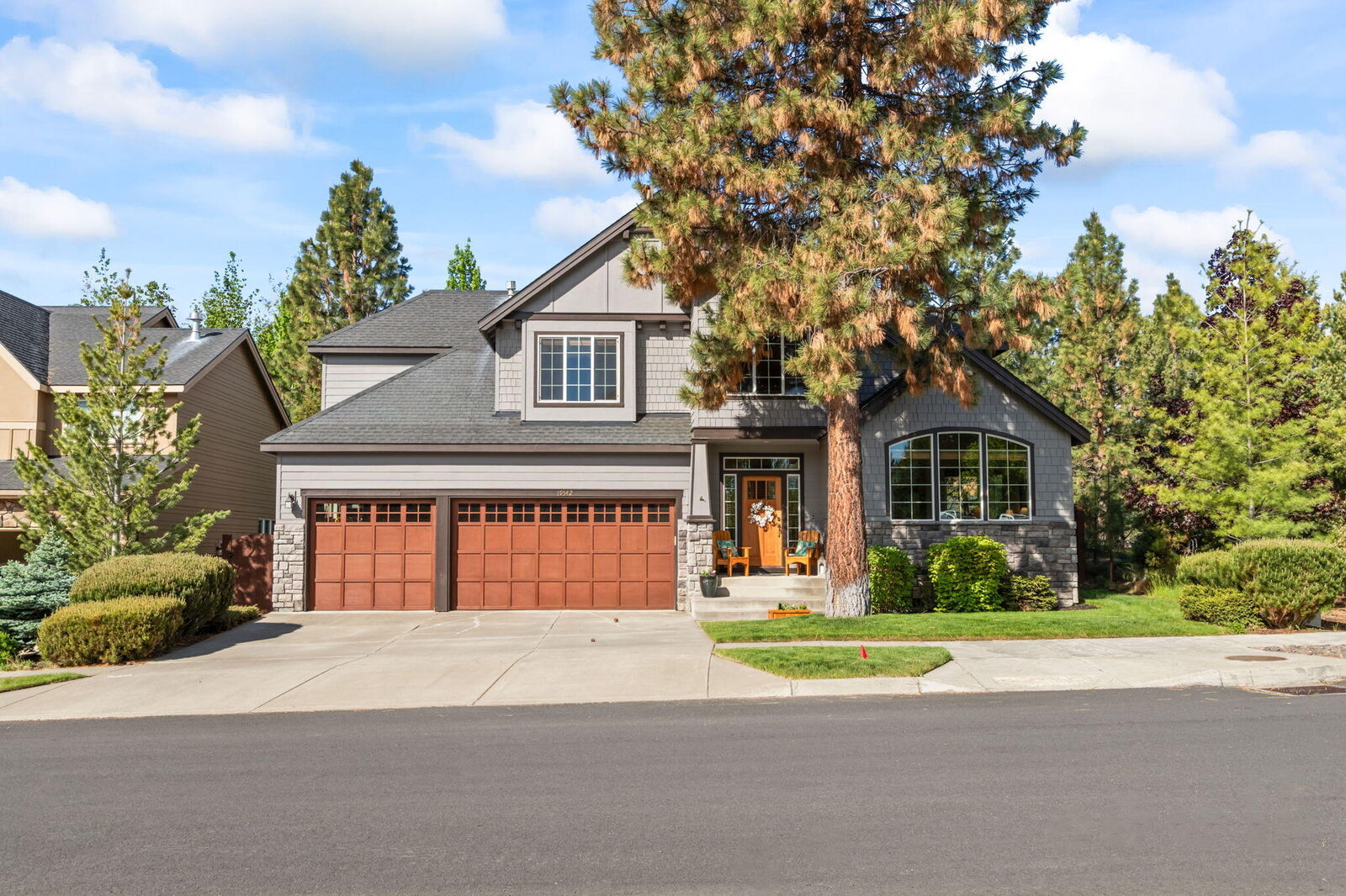 Property Photo: 19542 Aster Lane OR 97702