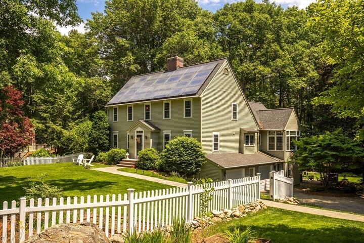5 Shannon Cir  Westford MA 01886 photo