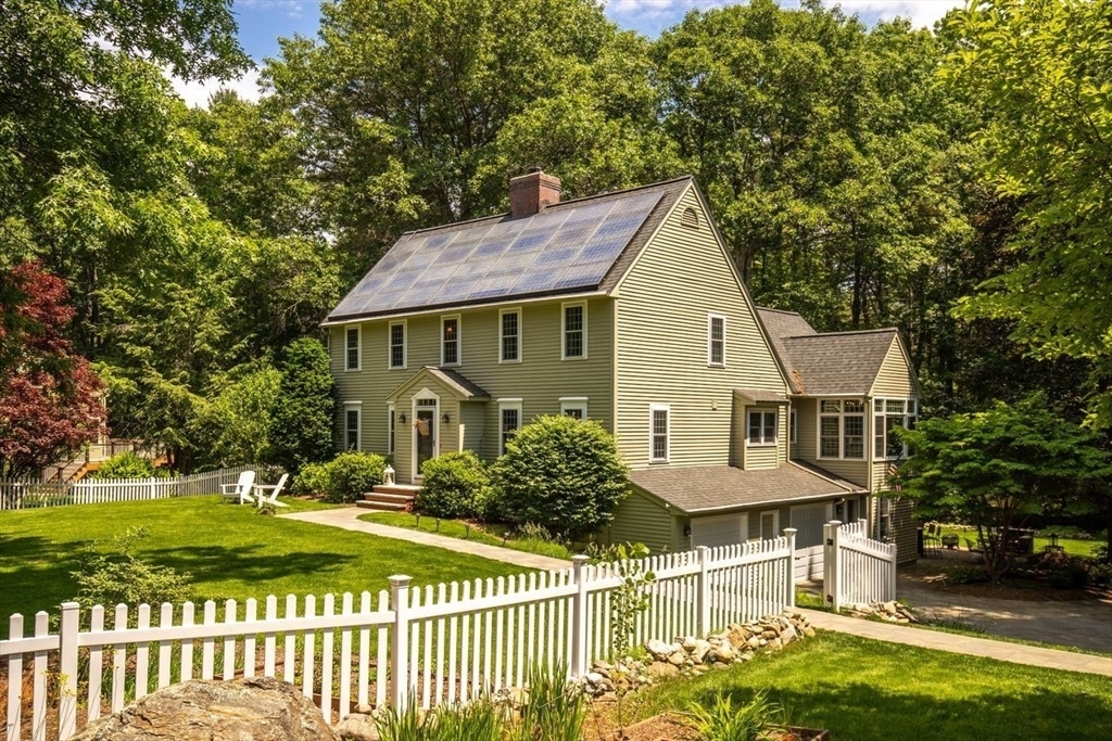Property Photo: 5 Shannon Cir MA 01886