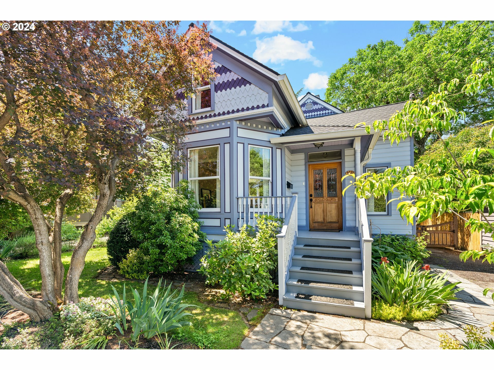 Property Photo: 3617 NE 6th Ave OR 97212