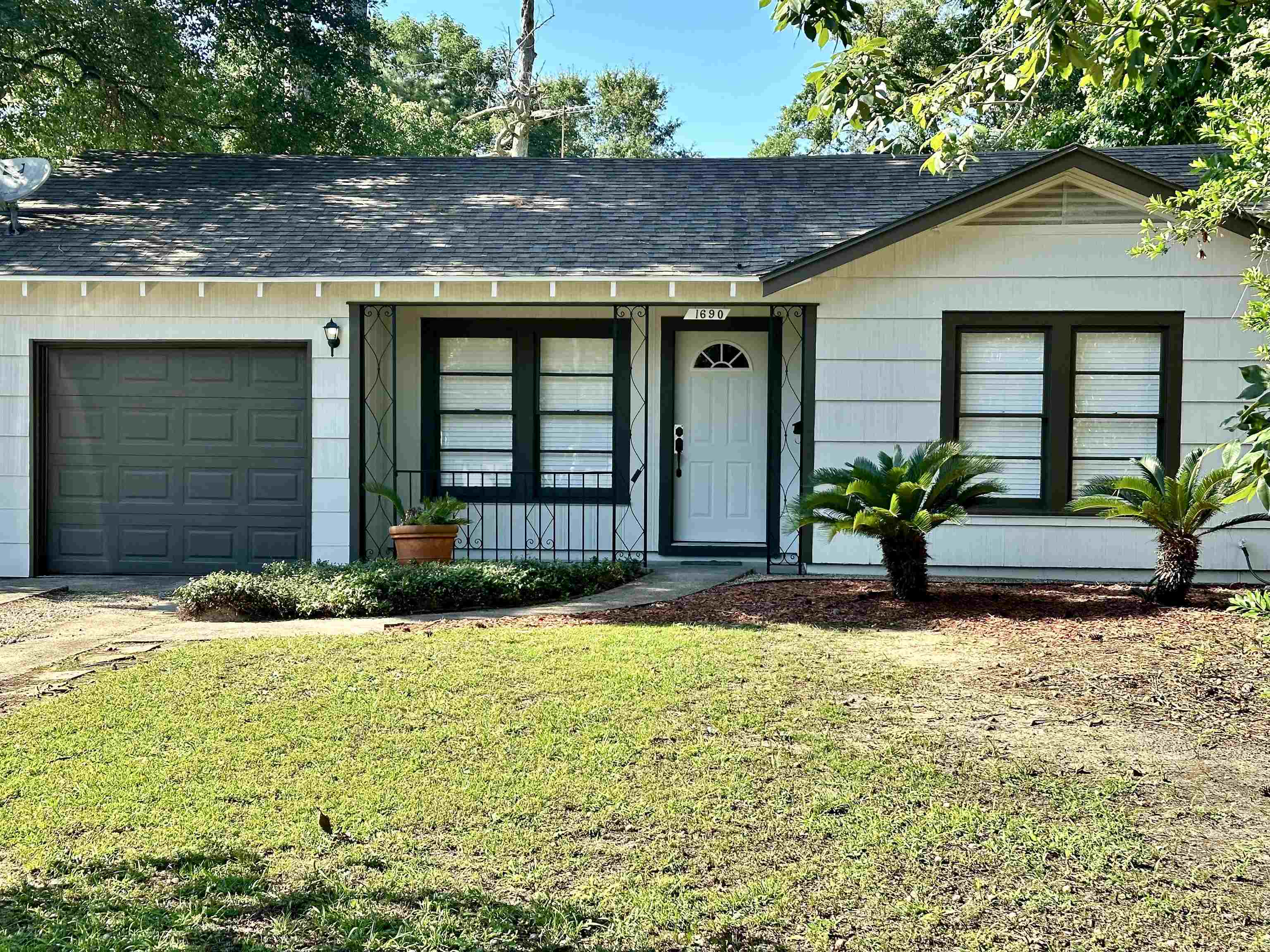 Property Photo:  1690 East Dr.  TX 77706 