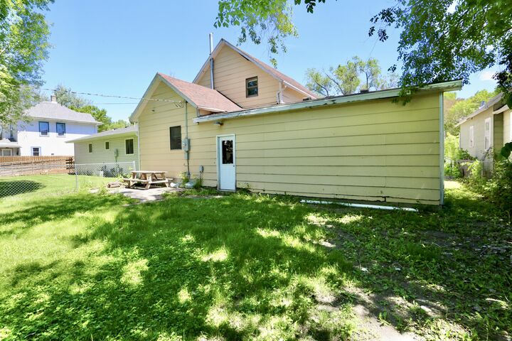 Property Photo:  213 N Washington St  SD 57401 