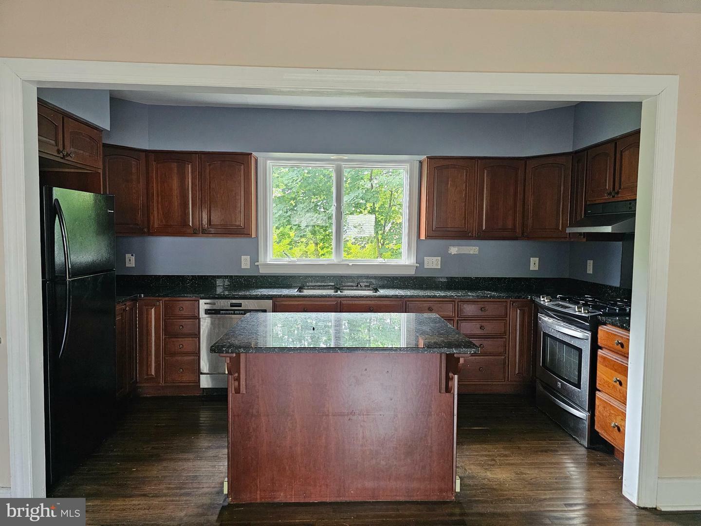 Property Photo:  11 Hendrickson Road  NJ 08648 