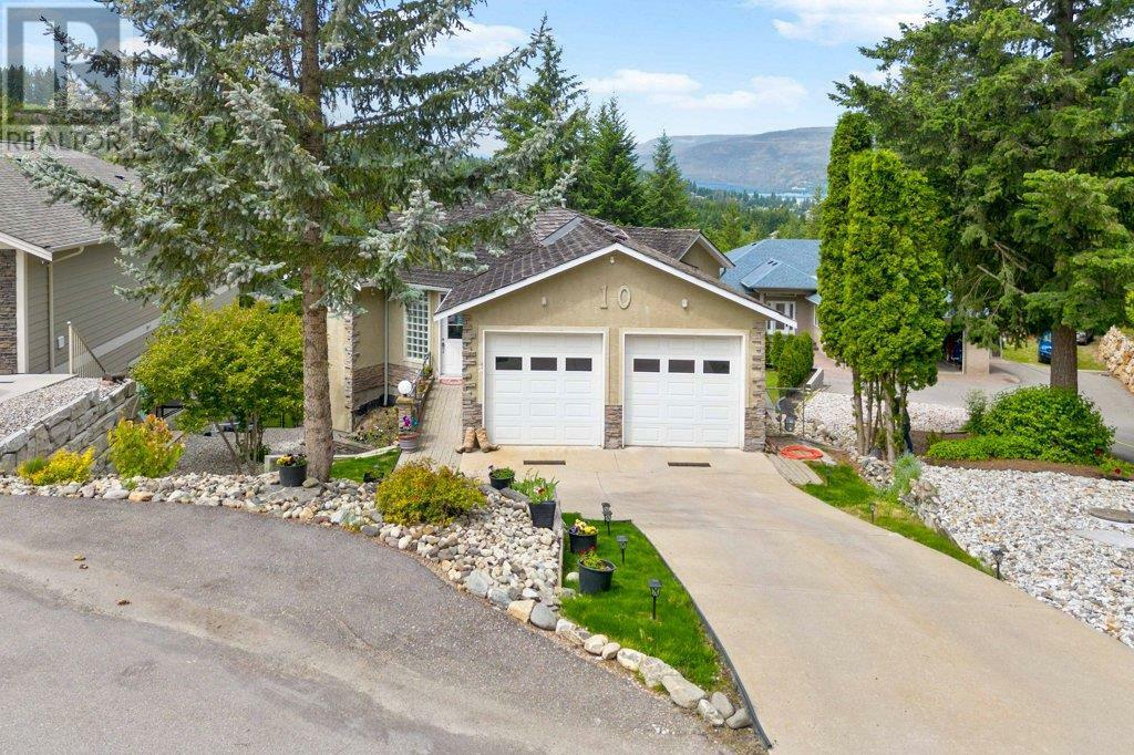 Property Photo:  2592 Alpen Paradies Road 10  BC V0B 1H1 