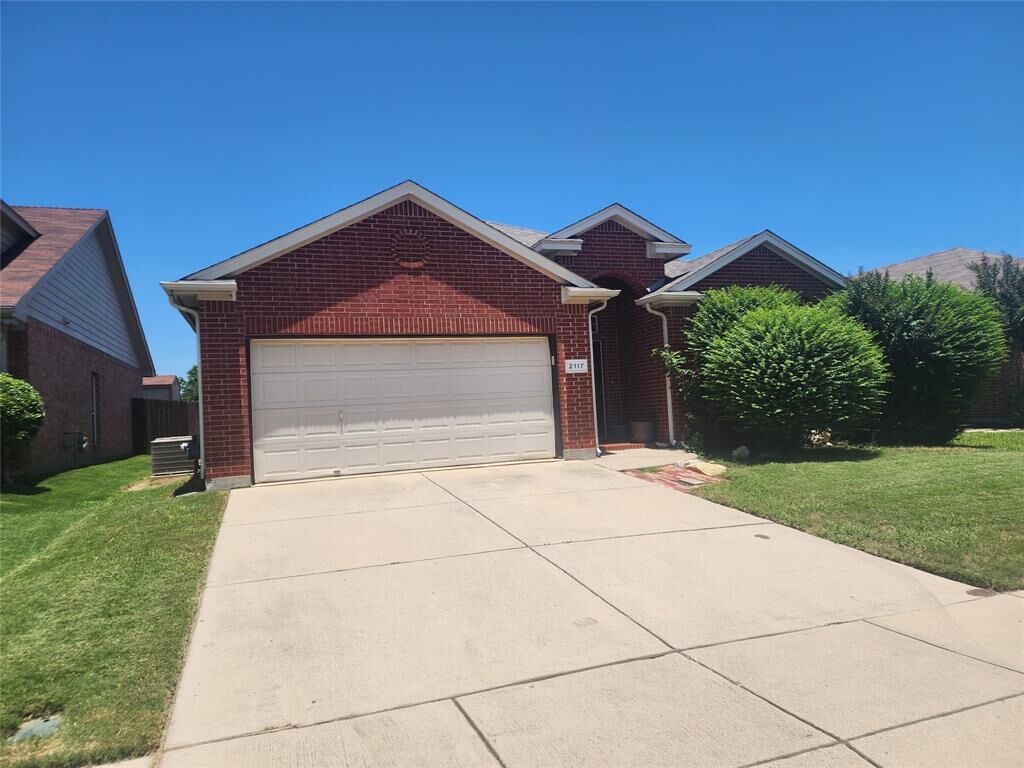 Property Photo:  2117 Haylee Drive  TX 76131 