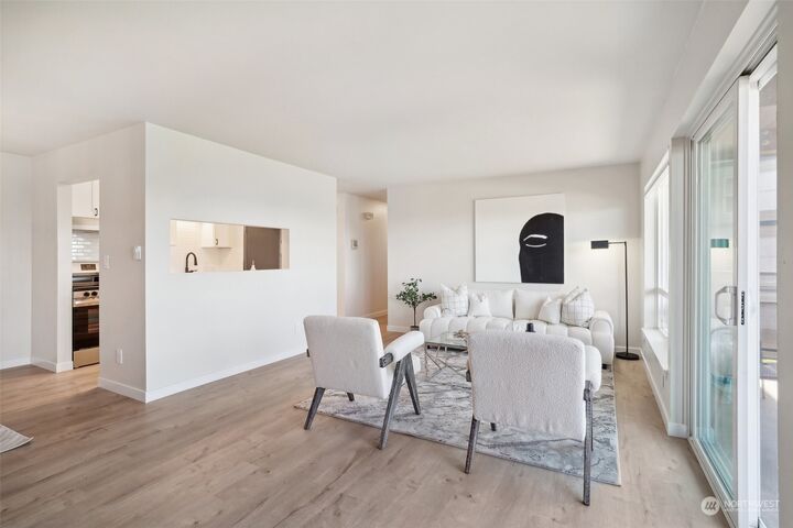 Property Photo: 550 Elm Way 205 WA 98020