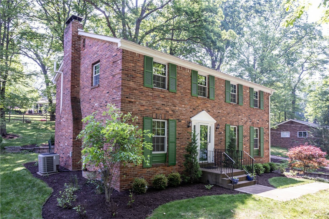 Property Photo:  578 Olive St  PA 15237 