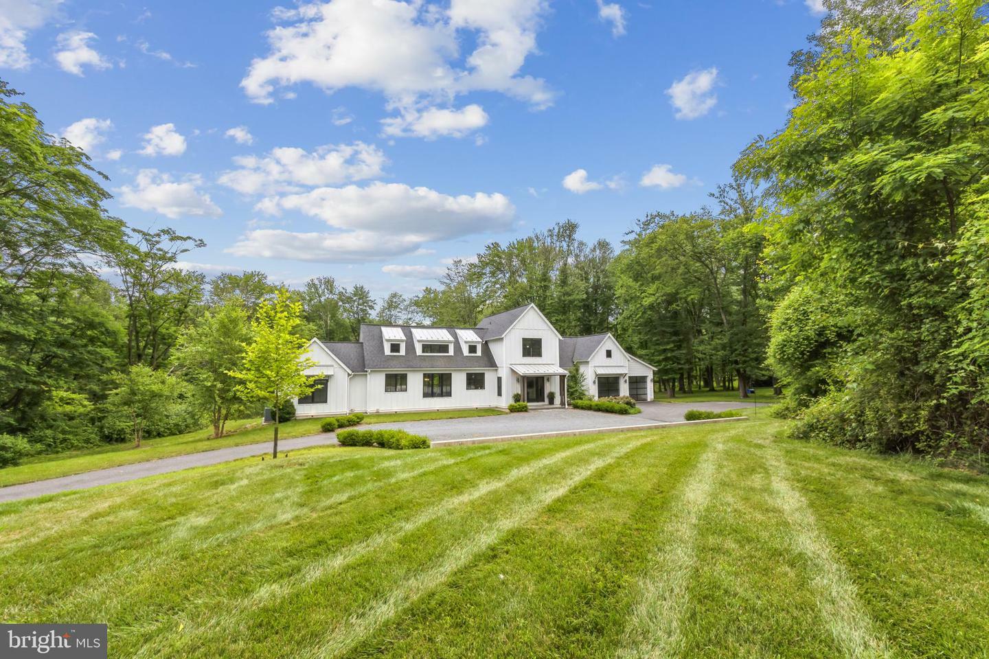 Property Photo:  1130 N Middletown Road  PA 19063 