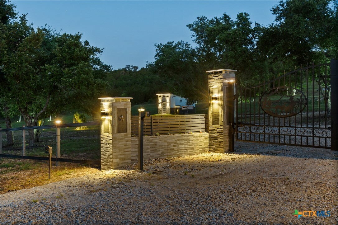 Property Photo:  849 Lindorbet Road  TX 76522 