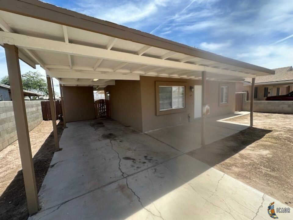 Property Photo:  516  N C St  CA 92251 