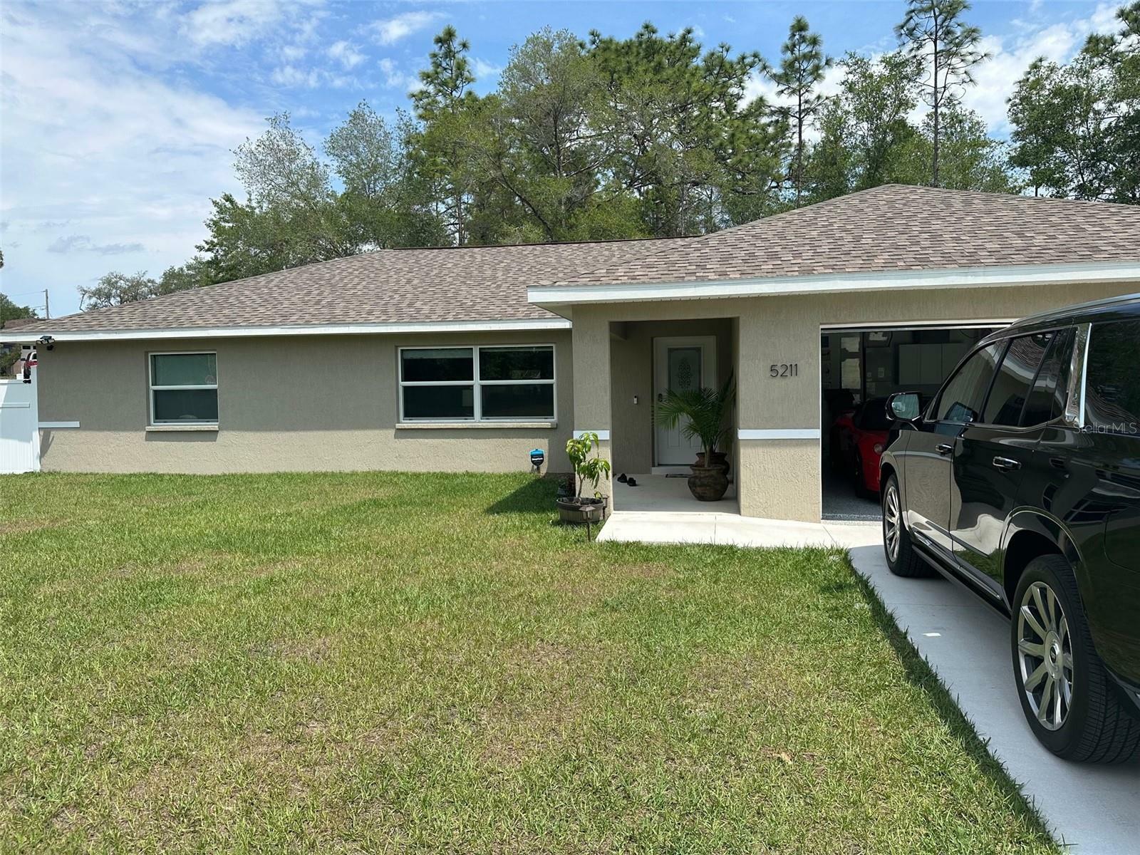 Property Photo:  5211 E Clayre Lane  FL 34452 