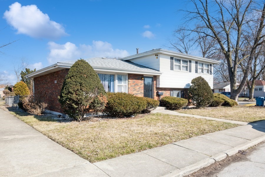 Property Photo:  14321 Normal Avenue  IL 60426 