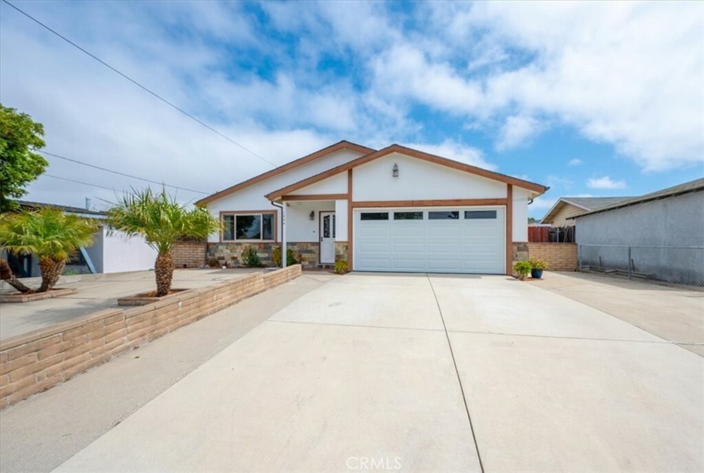 Property Photo:  1004 Sunset Drive  CA 93420 