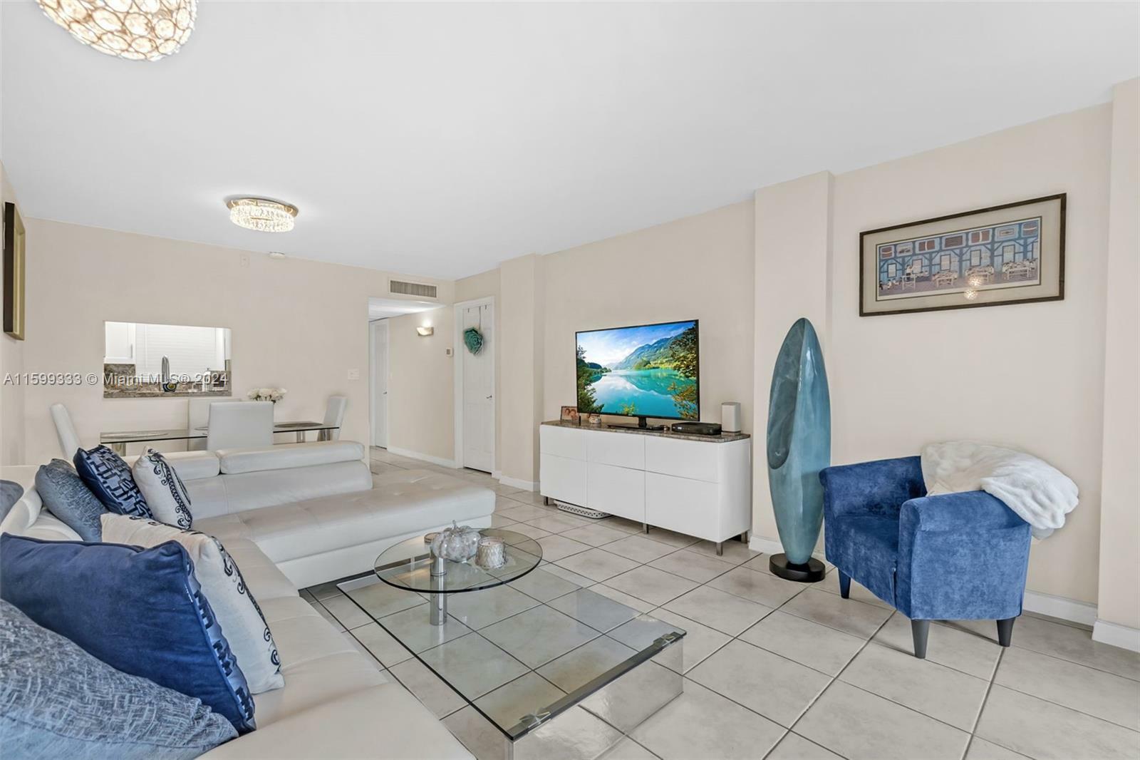 Property Photo:  115 Royal Park Dr 1E  FL 33309 