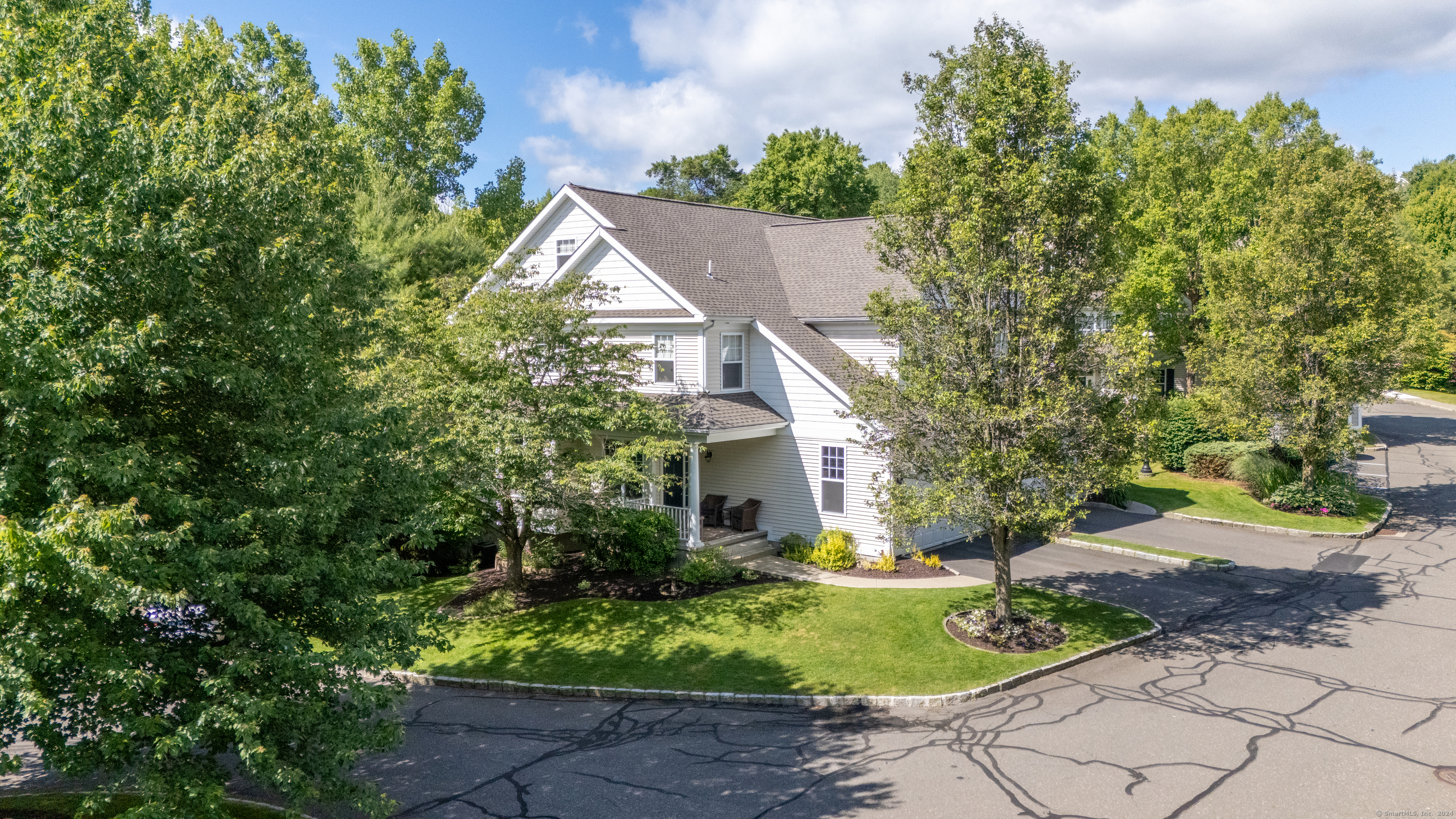 Property Photo:  11 Pondside Way 11  CT 06810 