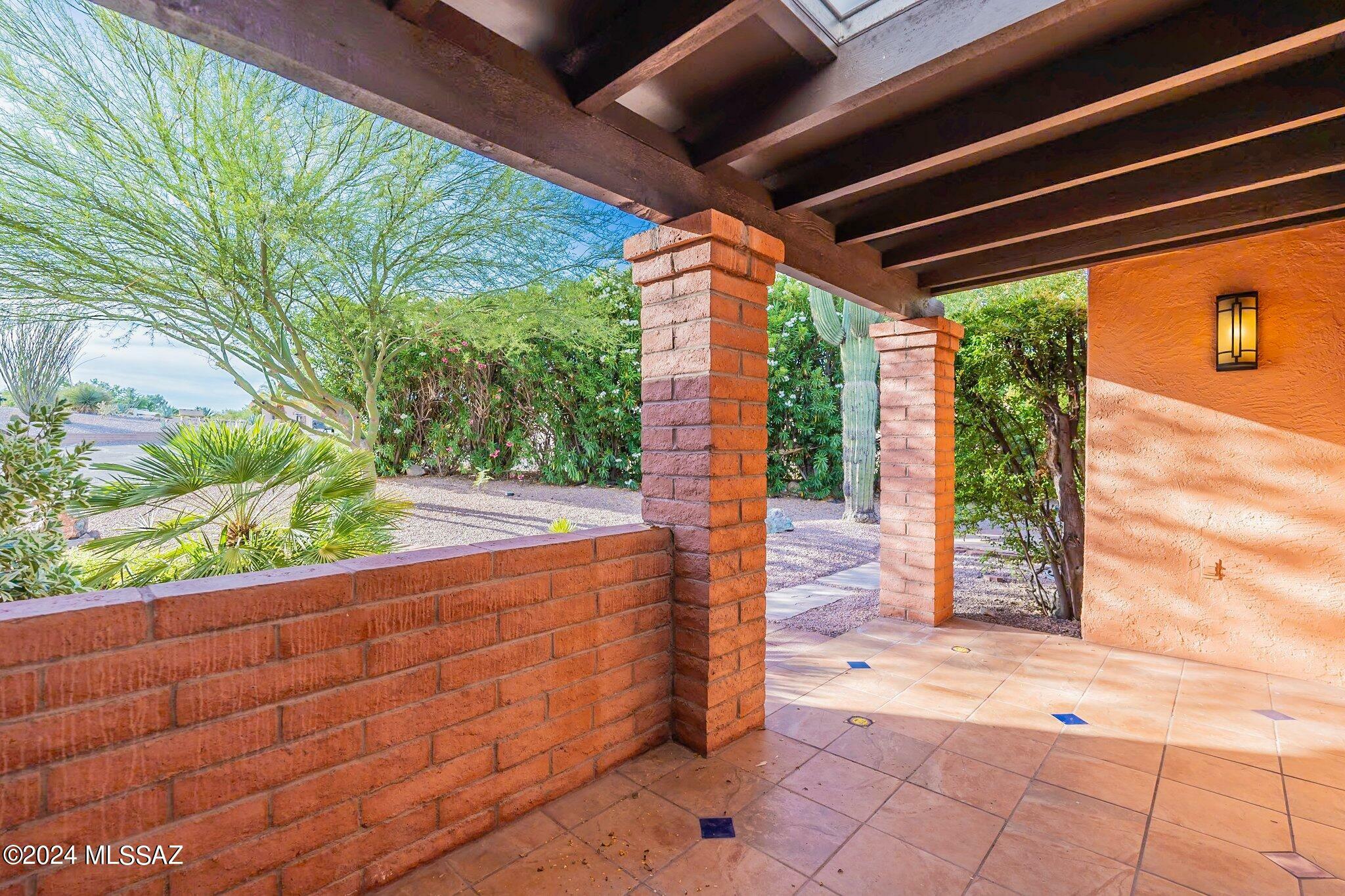 Property Photo:  627 W Vista Hermosa Drive  AZ 85614 