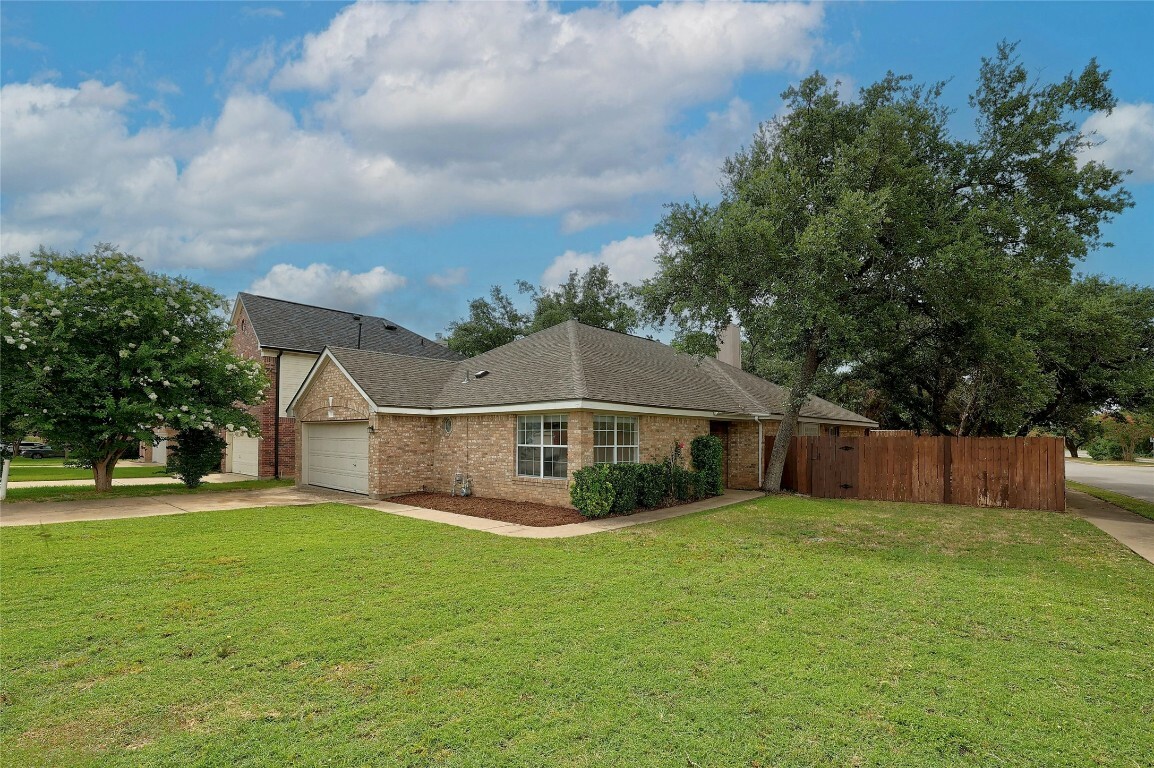 Property Photo:  409 Oak Park Drive  TX 78681 