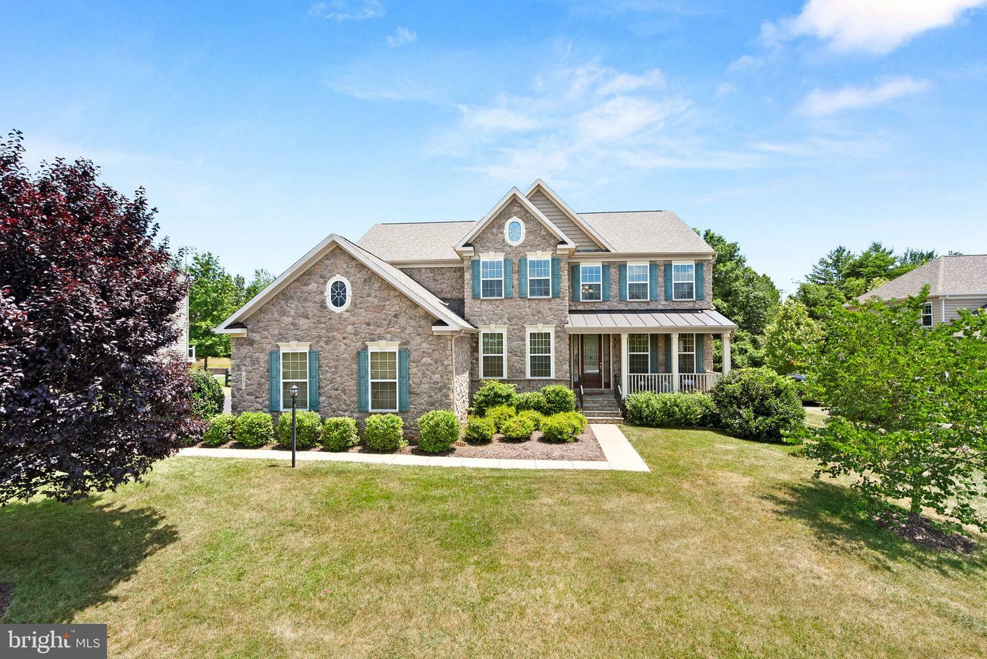 Property Photo: 14613 Bridle Creek Road VA 22193