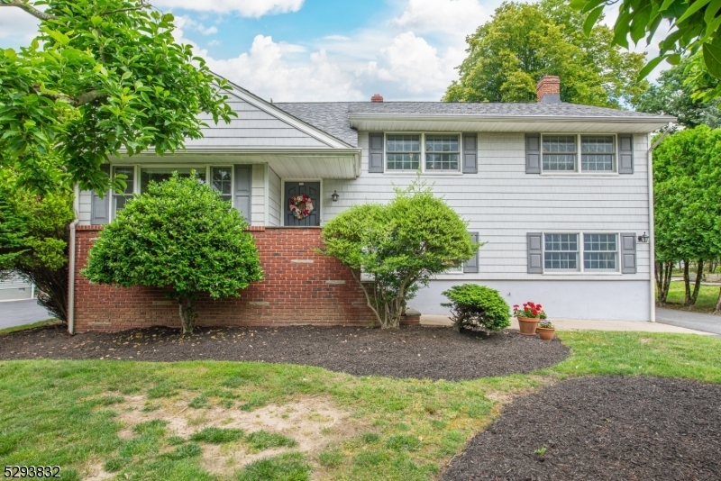 Property Photo:  19 Grandview Ave  NJ 07006 