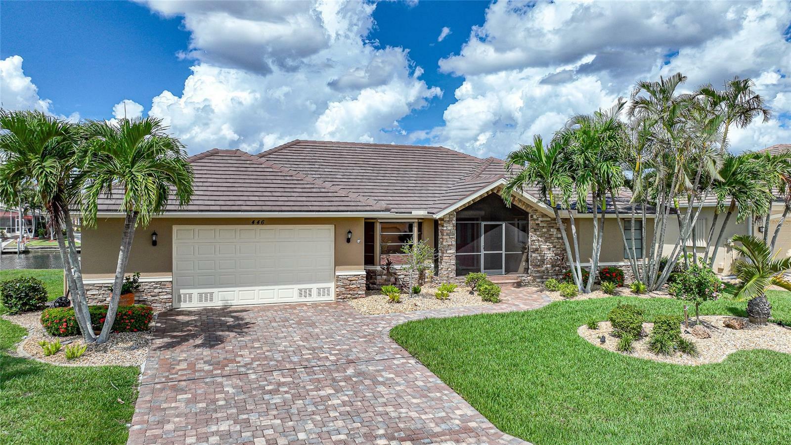 Property Photo:  446 Valletta Court  FL 33950 