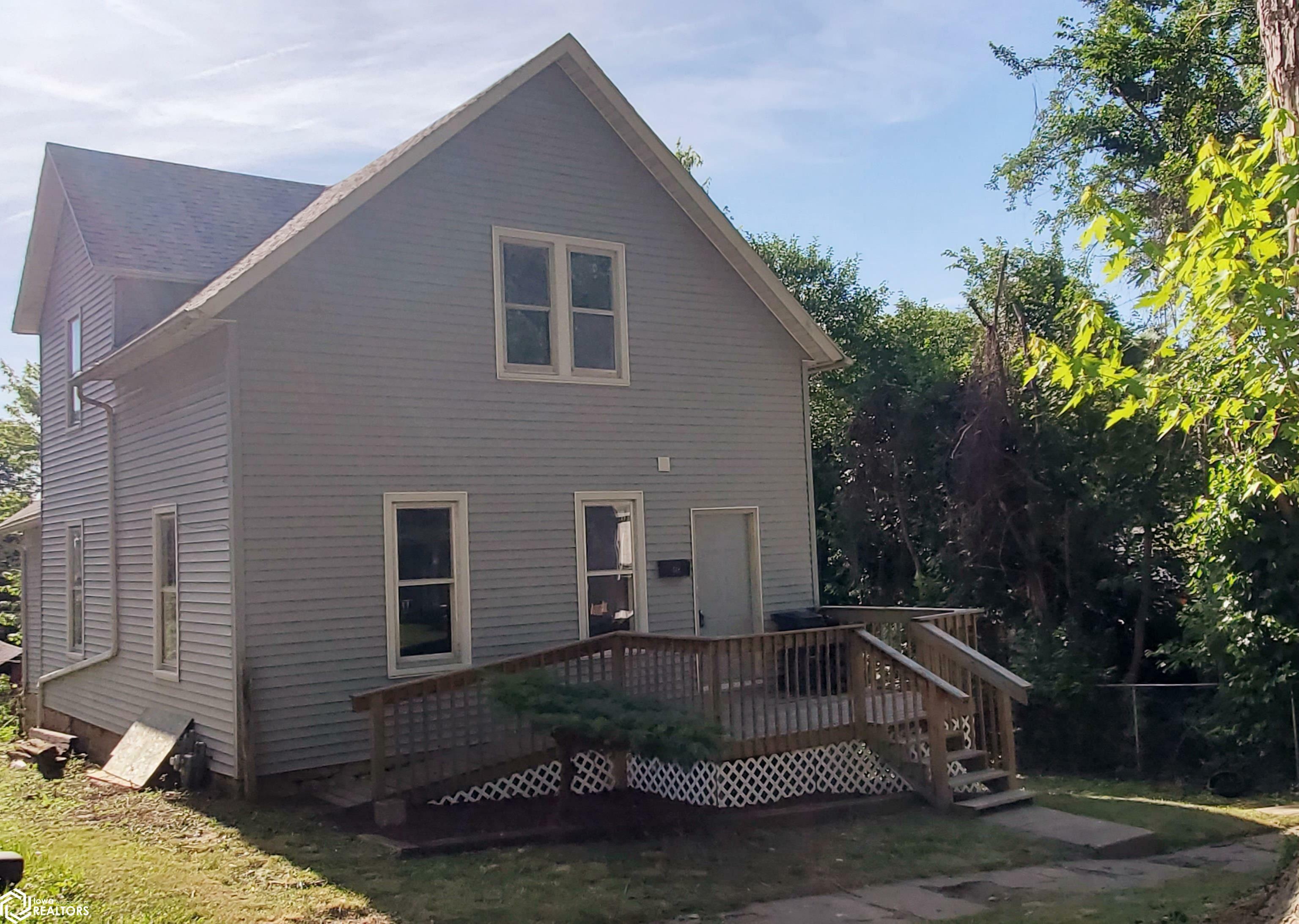 Property Photo:  518 S 7th Street  IA 52601 