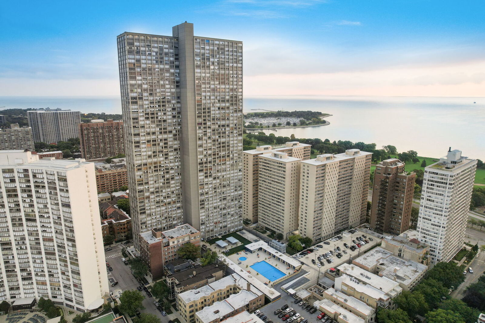 Property Photo: 655 W Irving Park Road 1617 IL 60613