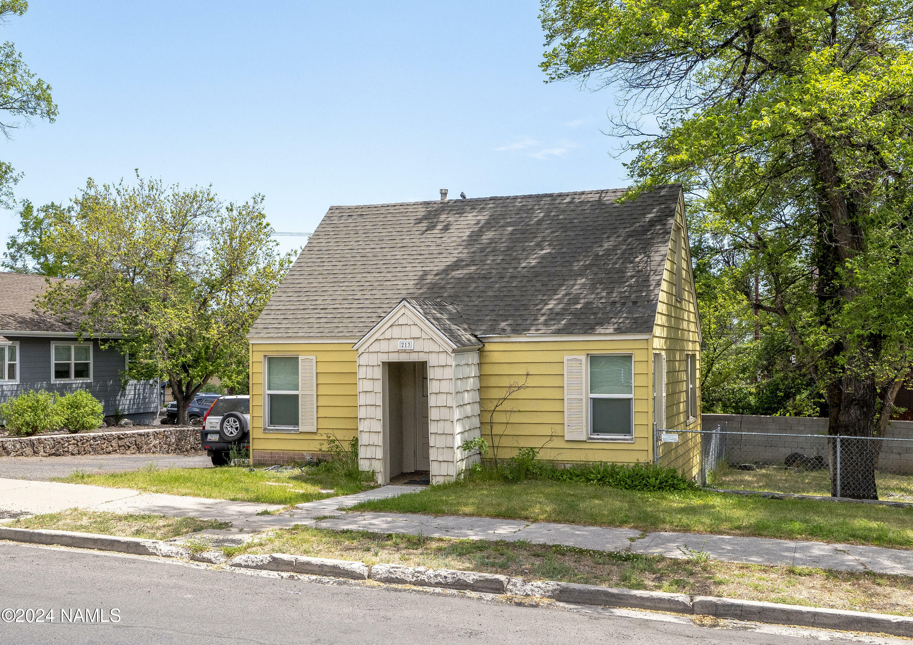 Property Photo:  213 W Elm Avenue  AZ 86001 