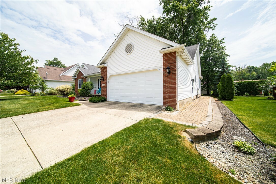 Property Photo:  38700 N Bay Drive  OH 44094 