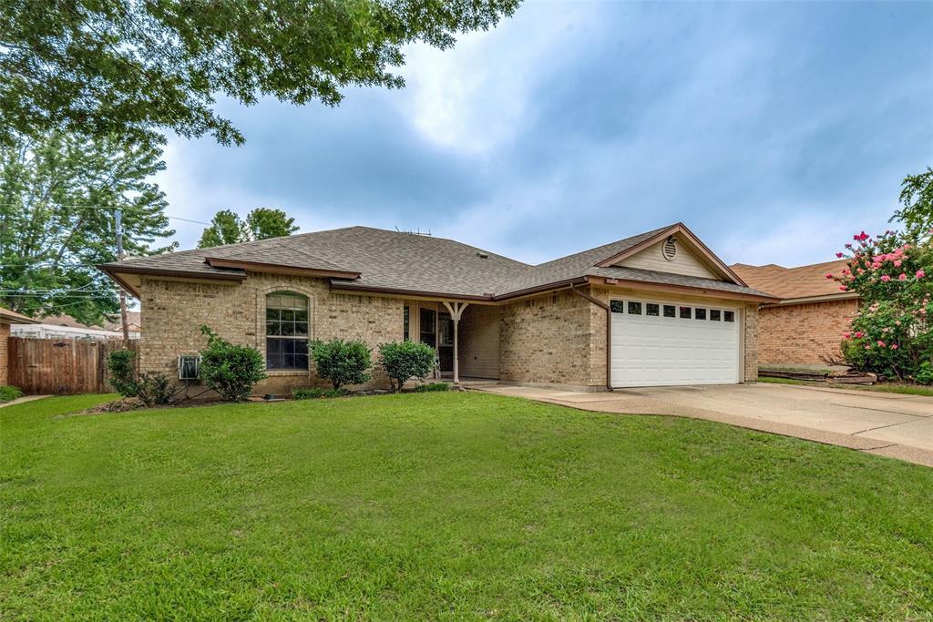 Property Photo: 822 Wind Brooke Drive TX 76001