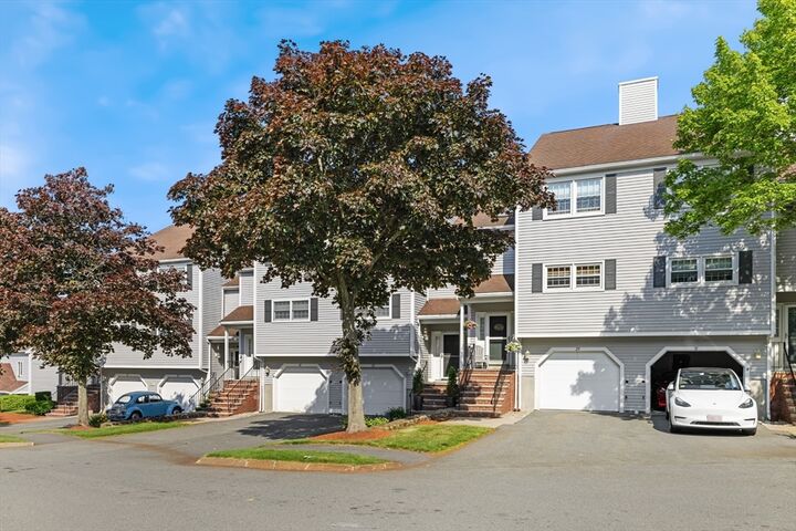 Property Photo:  27 Tanglewood Ln 27  MA 01970 